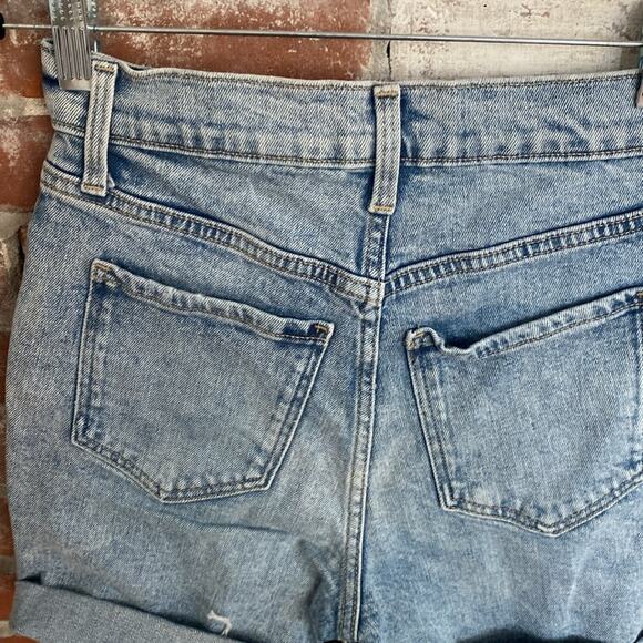 Old Navy Light Wash Cuffed High Waisted Shorts Size 0 - Picture 7 of 7